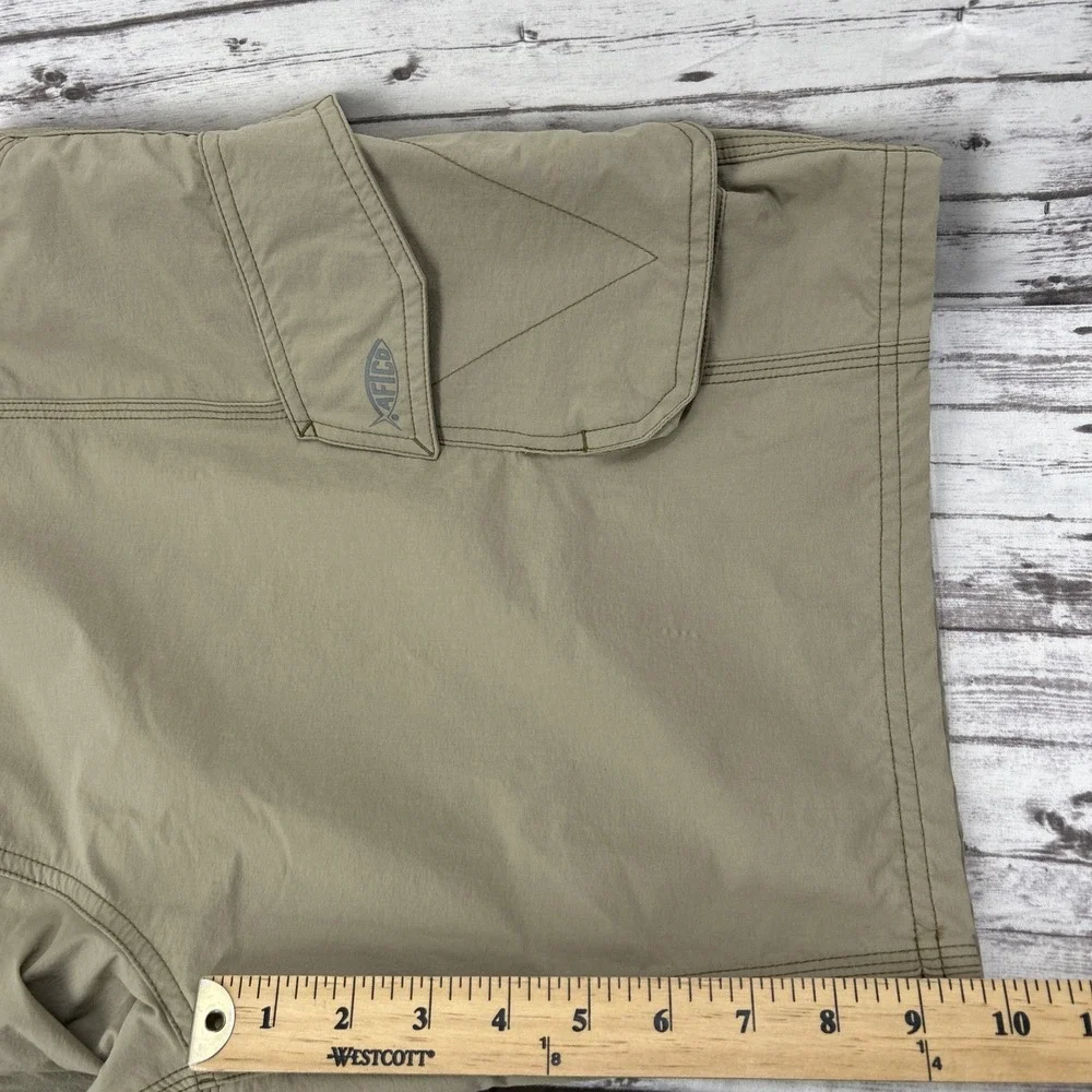 AFTCO Performance Cargo Fishing Shorts Men's Size 38 Khaki Nylon Stretch